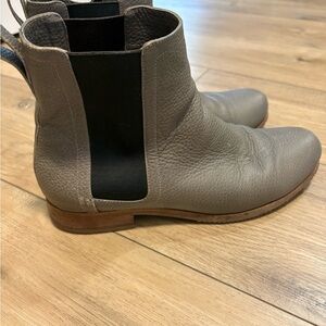 Poppy Barley Gray Ankle Boots